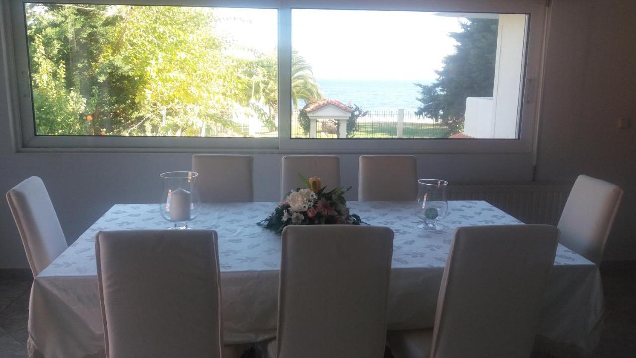 Beach House Villa Nea Makri Quarto foto
